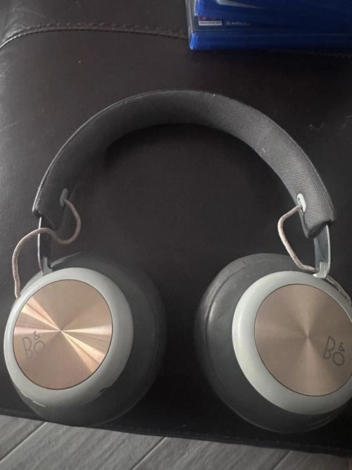 BANGS & OLUFSEN BEOPLAY H4 HEADPHONES