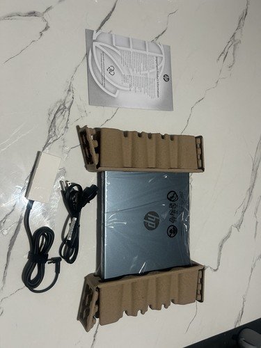 HP 15 (FD0130WM) Intel®